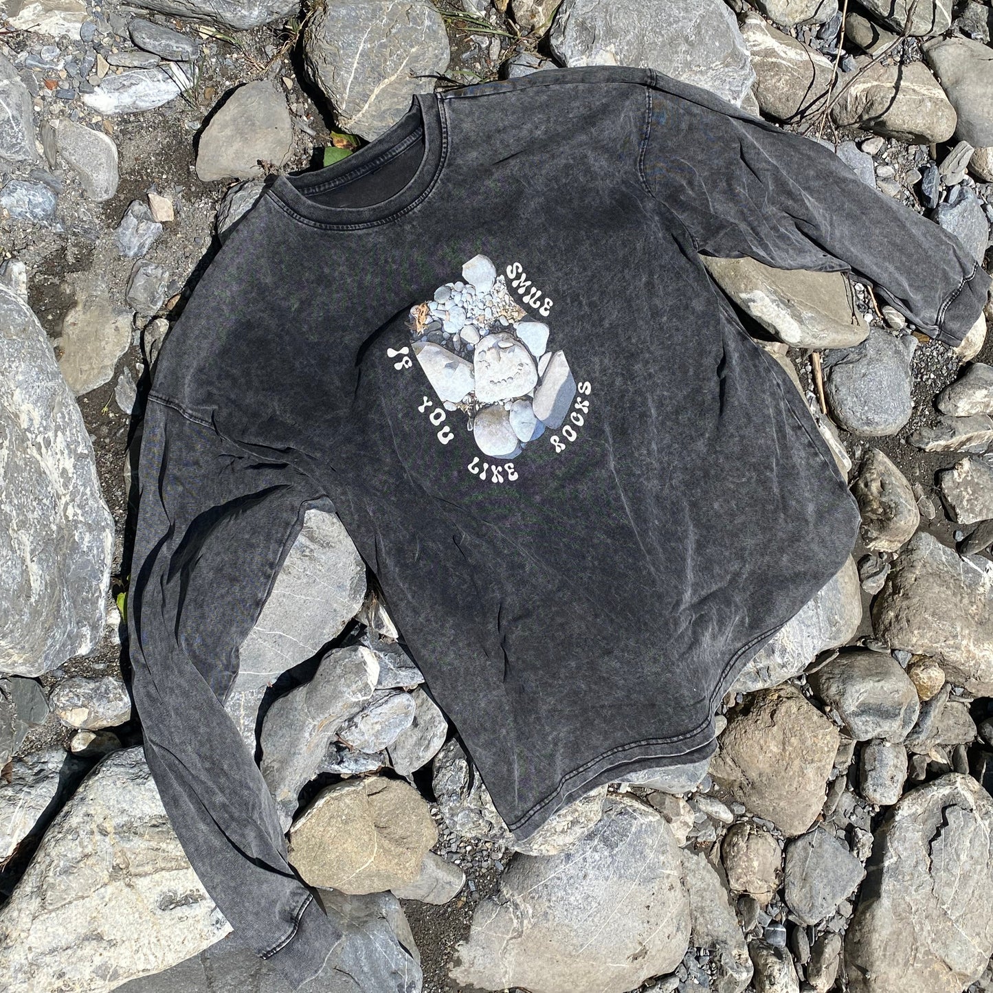 SMILE IF YOU LIKE ROCKS